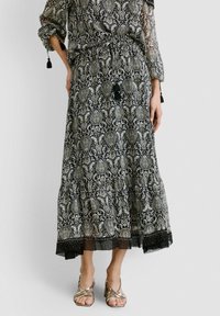 Pepe Jeans EARN - Gonna a campana - black