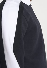 Armani Exchange Maglietta a manica lunga - dark blue