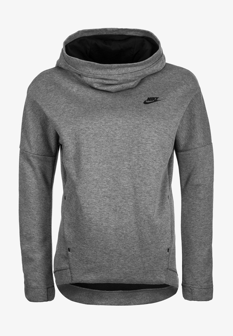 Huppari harmaasta pehmeästä kankaasta, jossa on korkea kaulus. Rintamuksessa on musta Nike-logo ja sivutaskut.