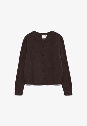 Donkerbruine cardigan gemaakt van een zachte, gestructureerde stof. Heeft een ronde hals, lange mouwen en een voorzijde met knoopsluiting en donkere knopen.