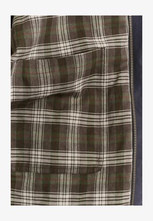 GANT, WAXED BARN JACKET - Jas - marine