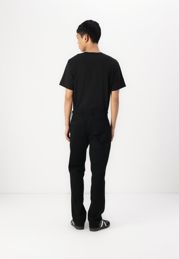 ESSENTIAL STRAIGHT FIT - Trousers3