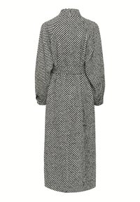 Gestuz Trenci - black white boucle
