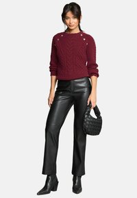 Lipsy Neule - red