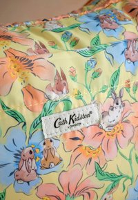 Cath Kidston FOLDAWAY - Taška cez plece - yellow bunnies floral