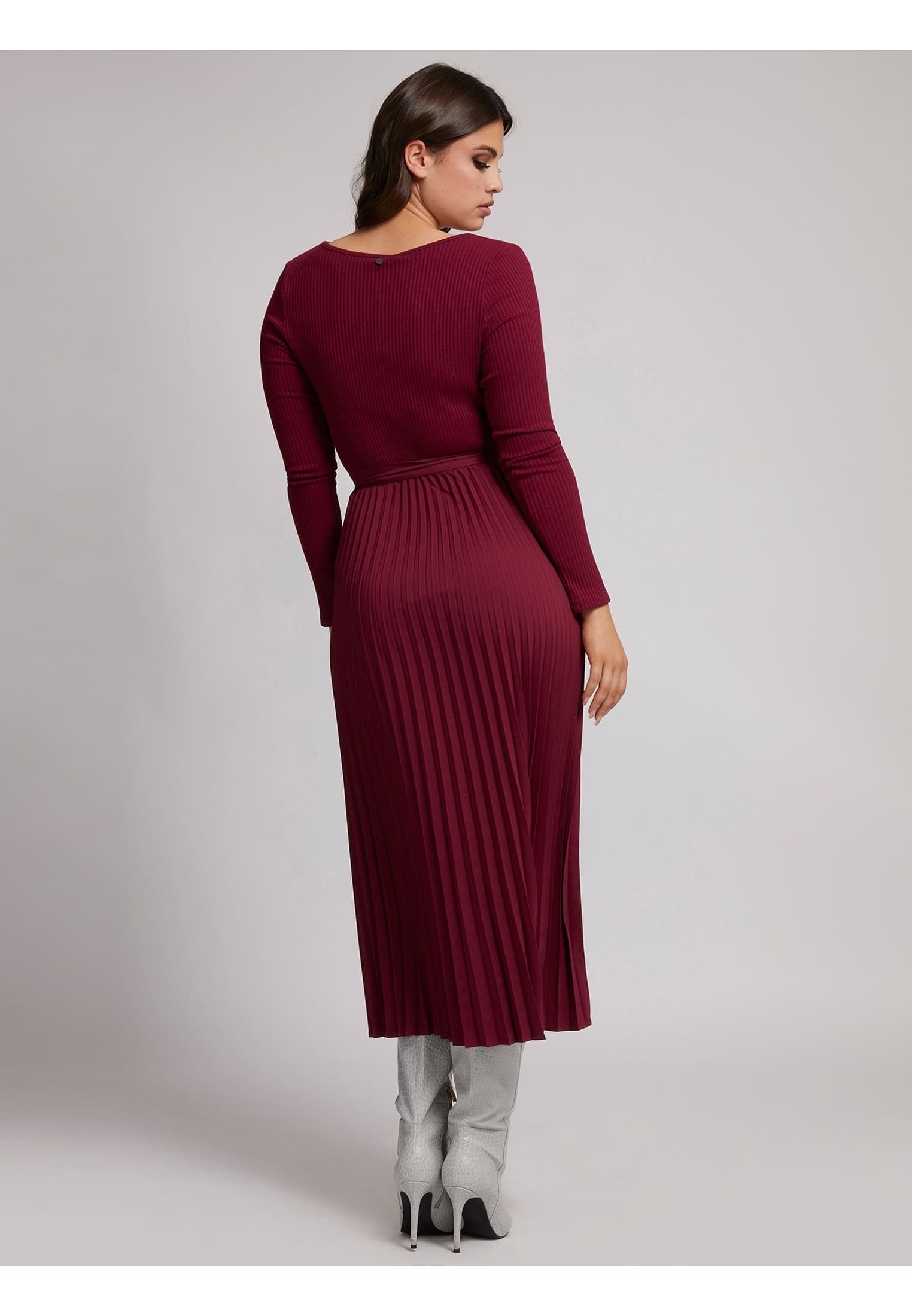 Guess ERYNN PLEATED DRESS - Vestito lungo - bordeaux - Zalando.it