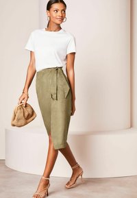 Lipsy REGULAR FIT - A-silueta svārki - khaki green