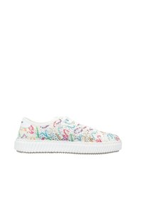 Baskets à lacets avec une semelle blanche, ornées d'un motif floral coloré sur un matériau transparent. Semelle en caoutchouc avec des rainures texturées pour une meilleure adhérence.
