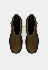 Copenhagen Shoes THE MAGIC MOVE - Kovboju/motociklistu tipa puszābaki - army green