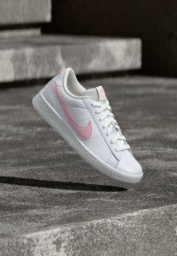 Δεν επιλέχθηκε, white/pink foam