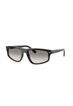 Mustat suorakaiteen muotoiset Ray-Ban-aurinkolasit, joissa on harmaasti liukuvärjätyt linssit ja ohuet sankarit, logolla sivuilla valkoista taustaa vasten.