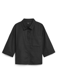 Czarna lniana koszula z guzikami z przodu, krótkimi podwiniętymi rękawami, jedną kieszenią na piersi oraz luźnym krojem. Prosty design bez wzorów.