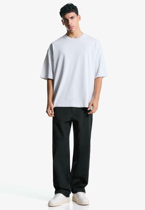 Bershka Relaxed fit jeans - black