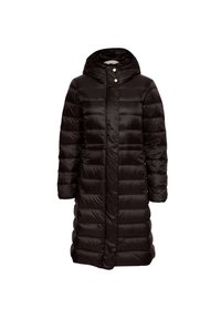 Zwarte gewatteerde jas met een capuchon, knoopsluiting en verticale quiltstructuur. Materiaal lijkt glanzend met een gladde textuur. Middenlange stijl.