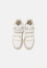 Tommy Jeans RETRO BASKET CHUNKY mleczny