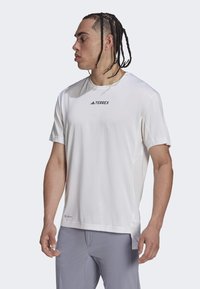 Adidas Terrex TERREX MULTI - Pamata T-krekls - white