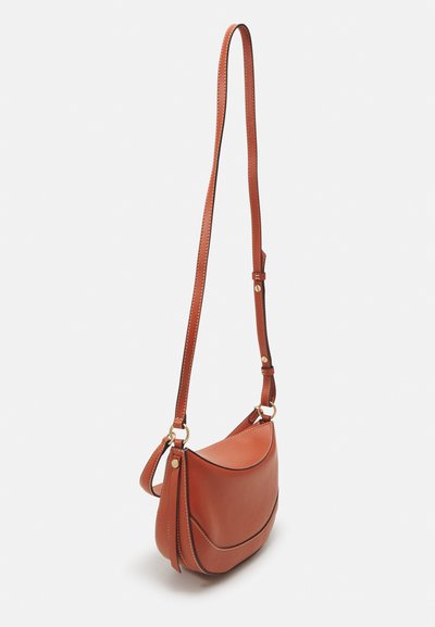 Vanessa Bruno MINI DAILY BAG - Soma ar siksnu pāri ķermenim - rouille