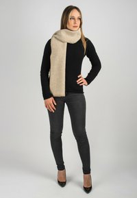 Dalle Piane Cashmere Scarf - beige/white
