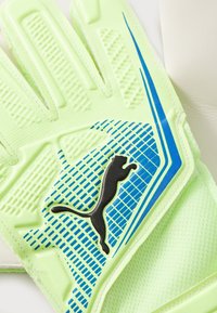 Puma ULTRA PLAY UNISEX - Keeperhansker - fizzy apple/bluemazing