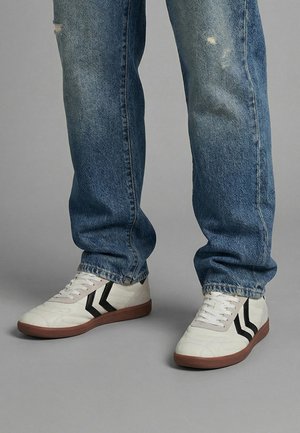 Hummel SUPER MATCH - Zapatillas - white black