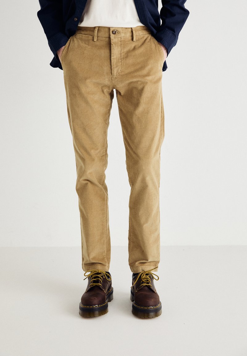 DOCKERS SMART FLEX MOTION SLIM - Chino hlače - harvest gold corduroy
