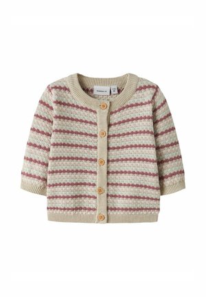 Detský kardigán s béžovými a prašnými ružovými horizontálnymi pruhmi, drevenými gombíkmi vpredu, pletenou textúrou a dlhými rukávmi.