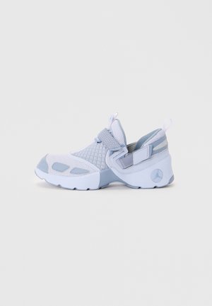 JORDAN TRUNNER LX - Sneakers laag - ghost/pure platinum-coloured/ashen slate