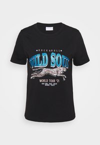 Černé bavlněné tričko s grafickým potiskem skákajícího leopardu, s nápisy "WILD SOUL" a "WORLD TOUR '21" v modrém a bílém písmu.