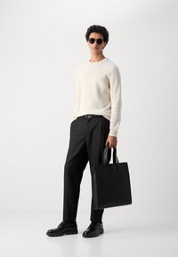 Marc O'Polo CREW NECK STRUCTURED WITH TIPPING - Strickpullover - gray silk
