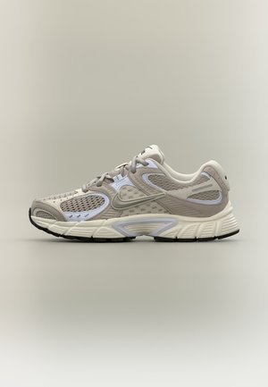 Nike Sportswear, V5 RNR 2 - Маратонки - enigma stone/college grey/light bone