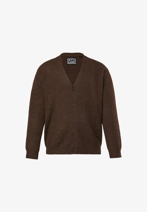 Cardigan marron en tissu texturé, avec un col en V, une fermeture à boutons, des manches longues et des variations subtiles de couleur. Étiquette noire à l'intérieur.