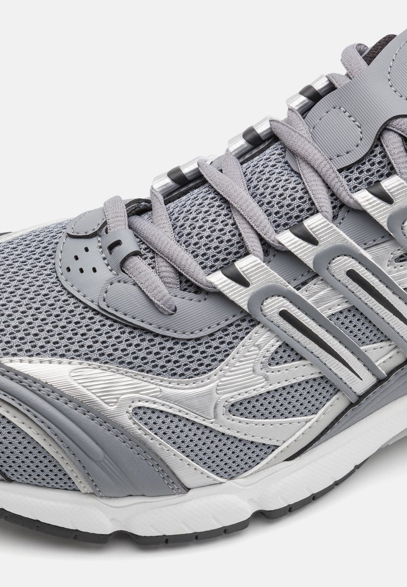 adidas Originals TEMPER RUN 2 UNISEX - Trainers - grey/core black/grey two/ grey - Zalando.ie