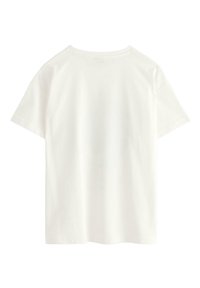 Vit bomull t-shirt med korta ärmar, rund hals och en enkel baksida. Mjuk textur, klassisk passform, inga mönster eller detaljer.