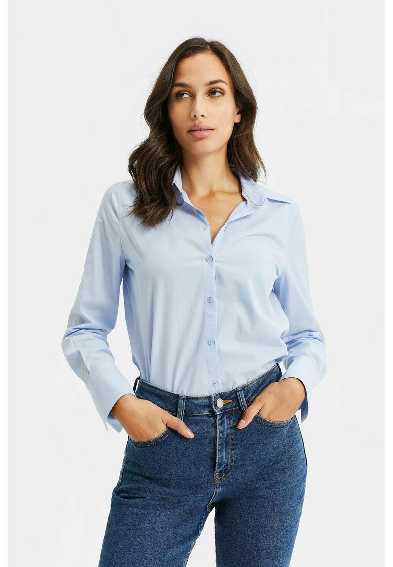 WE Fashion Bluza z gumbi - light blue