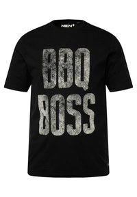 Czarny bawełniany T-shirt z mocnym, teksturowanym białym napisem "BBQ BOSS" z przodu. Okrągły dekolt i krótkie rękawy.