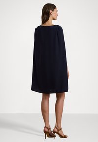 Lauren Ralph Lauren Petite CAPE GEORGETTE COCKTAIL DRESS - Cocktailkleid/festliches Kleid - lighthouse navy