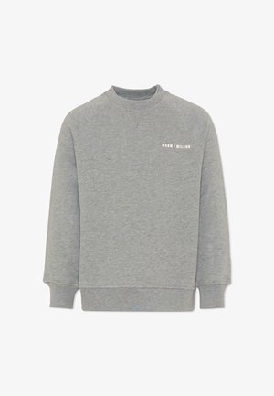 Maglione grigio con collo rotondo e maniche lunghe, bordi a coste sui polsini e sull'orlo, caratterizzato da un logo stampato in bianco sul petto. Materiale morbido in misto cotone.