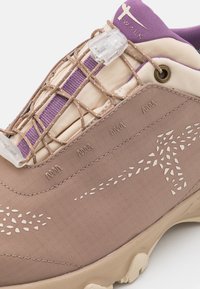 Tamaris Sneakers - mud