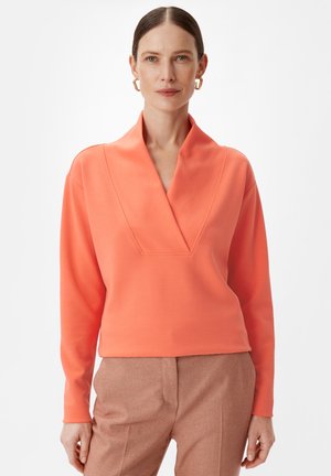 - Bluza