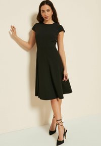 Friends Like These TAILORED FIT AND FLARE SHORT SLEEVE SKATER  PETITE - Freizeitkleid - black