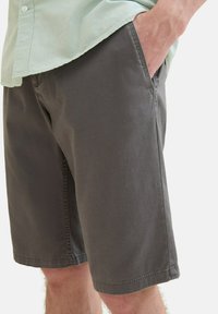 TOM TAILOR Shorts - grey structure print