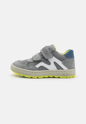 DOMINIK - Sneakers low - grey