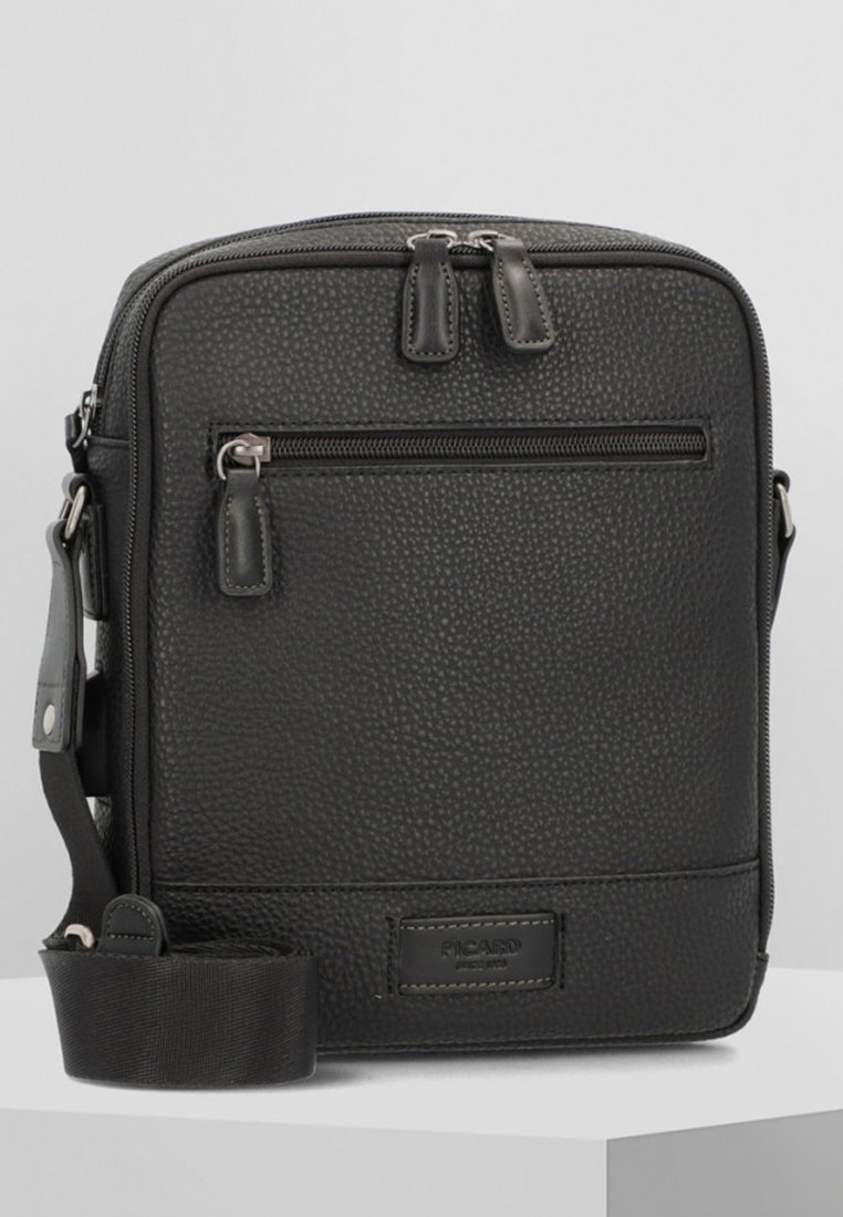 Sac à Bandoulière Homme Picard Buddy - Cuir, Dimensions 19x16x2 Cm - Sangle Réglable Amovible, Poche Zippée Intérieure