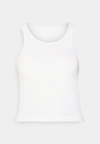 Camiseta de tirantes blanca con un escote redondo y sin mangas. La tela parece suave, con un ligero estiramiento y un corte ajustado.