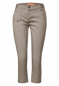 Beiga capribyxor med en dragkedjeficka, två framknappar och en slät yta. Har en standard midja och raka ben.