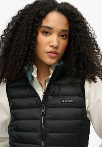 Superdry & Co Veste sans manches - black