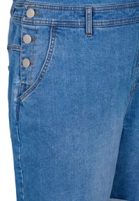 Zizzi OVERALLS - Kavbojke z naramnicami - light blue denim