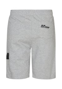 Shorts en coton gris avec une coupe décontractée, dotés d'une poche arrière et d'un logo "Gran Turismo" noir. Texture lisse et design simple.