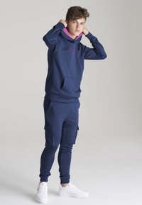 SIKSILK TAPED OVERHEAD - Jersey con capucha - navy/pink