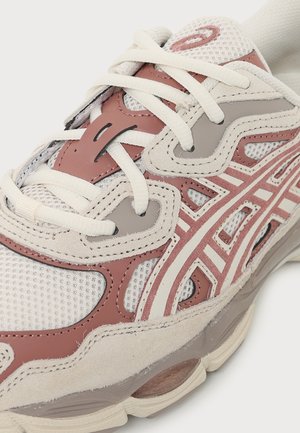 ASICS Gel NYC 'Cream Umeboshi' — foto 6